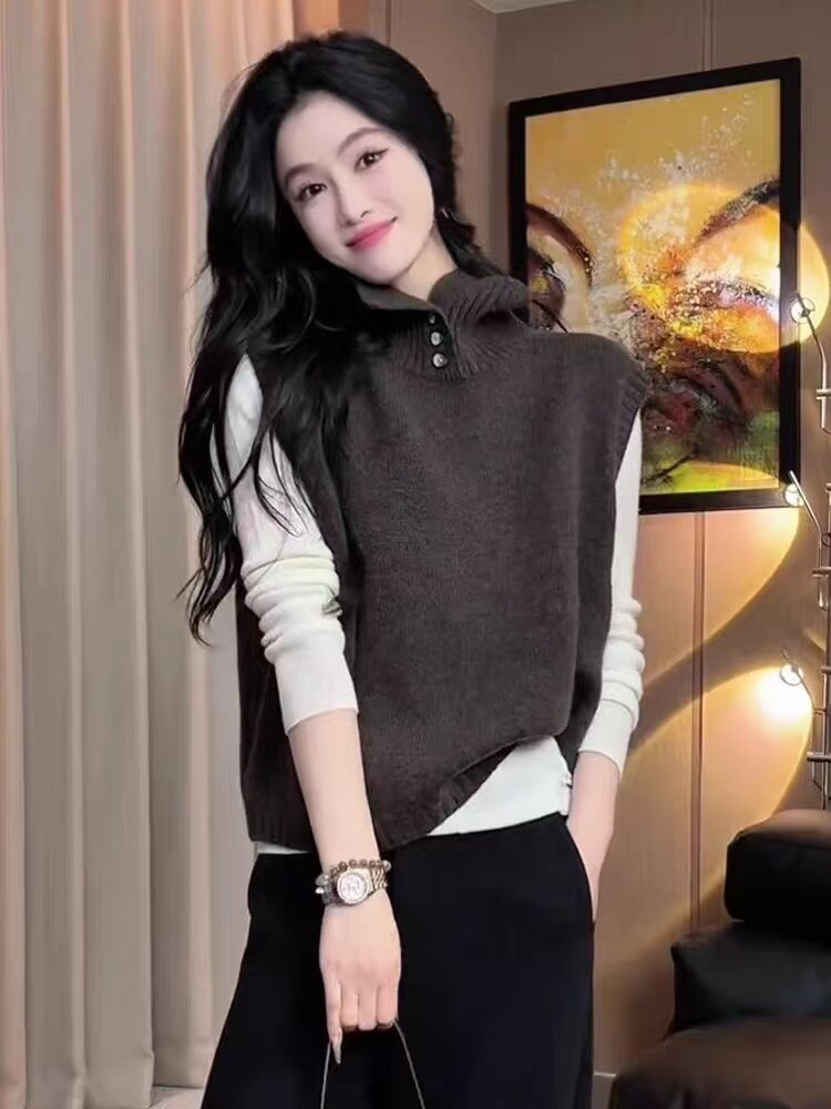 设计感翻领针织马甲女秋冬2025新款宽松时尚洋气叠穿坎肩背心毛衣