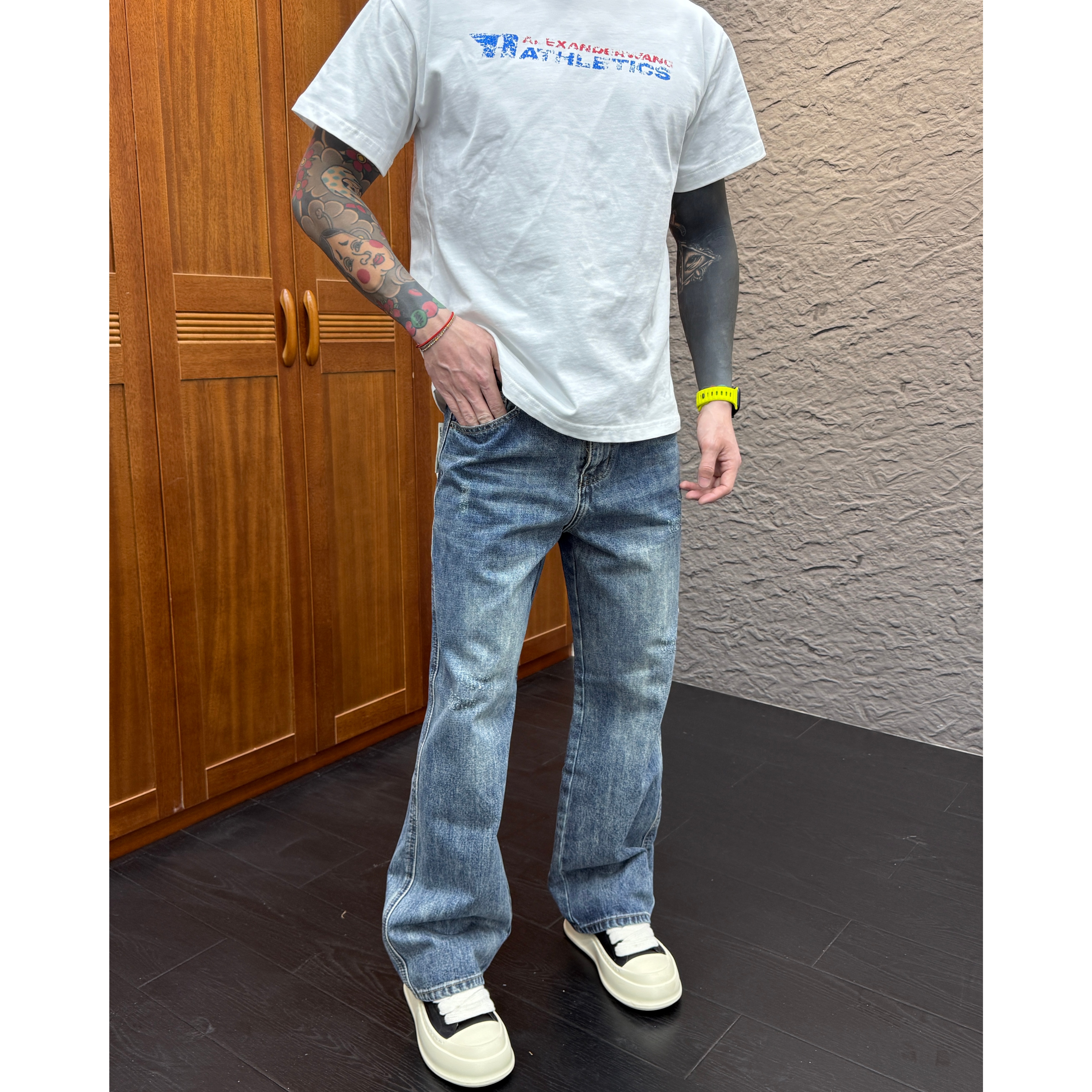 春生同款时尚直筒牛仔裤