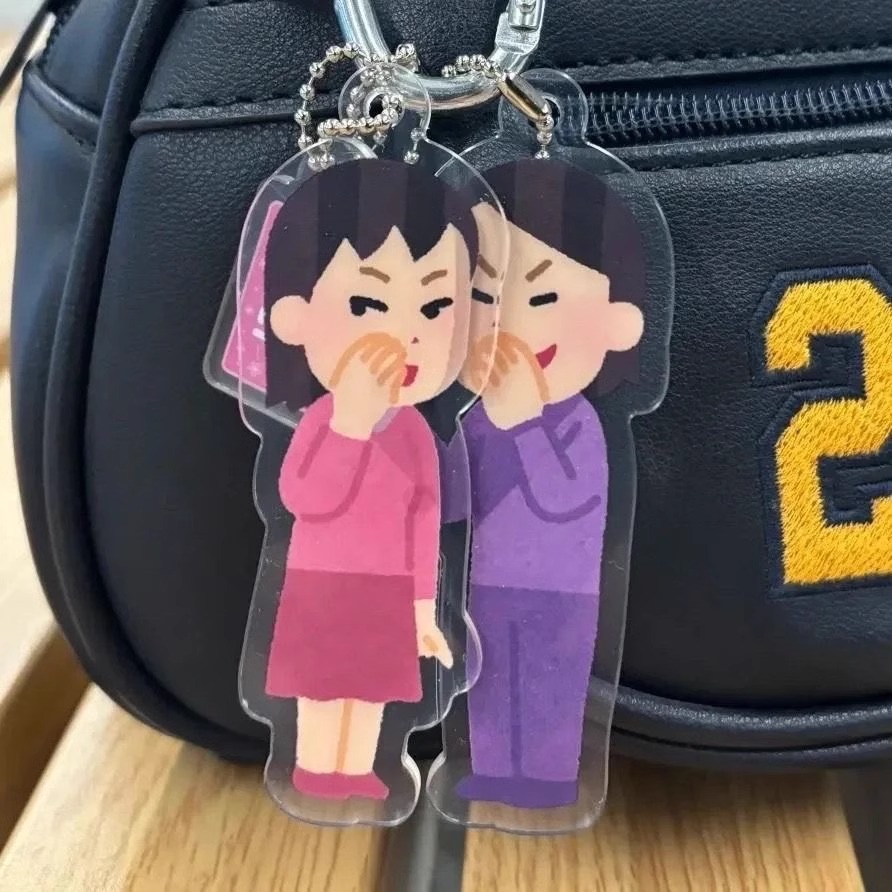 日系插画小人背后蛐蛐你钥匙扣创意搞笑可爱送闺蜜挂件小装饰