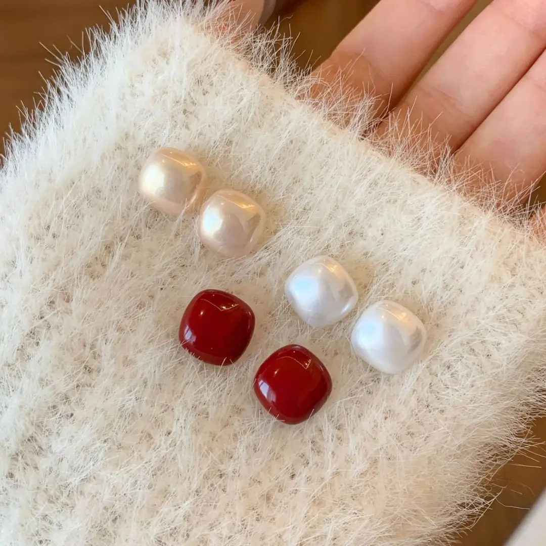 秋冬安可拉红色方糖耳钉