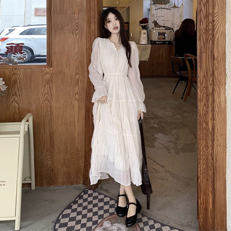 白色连衣裙女2026年早春