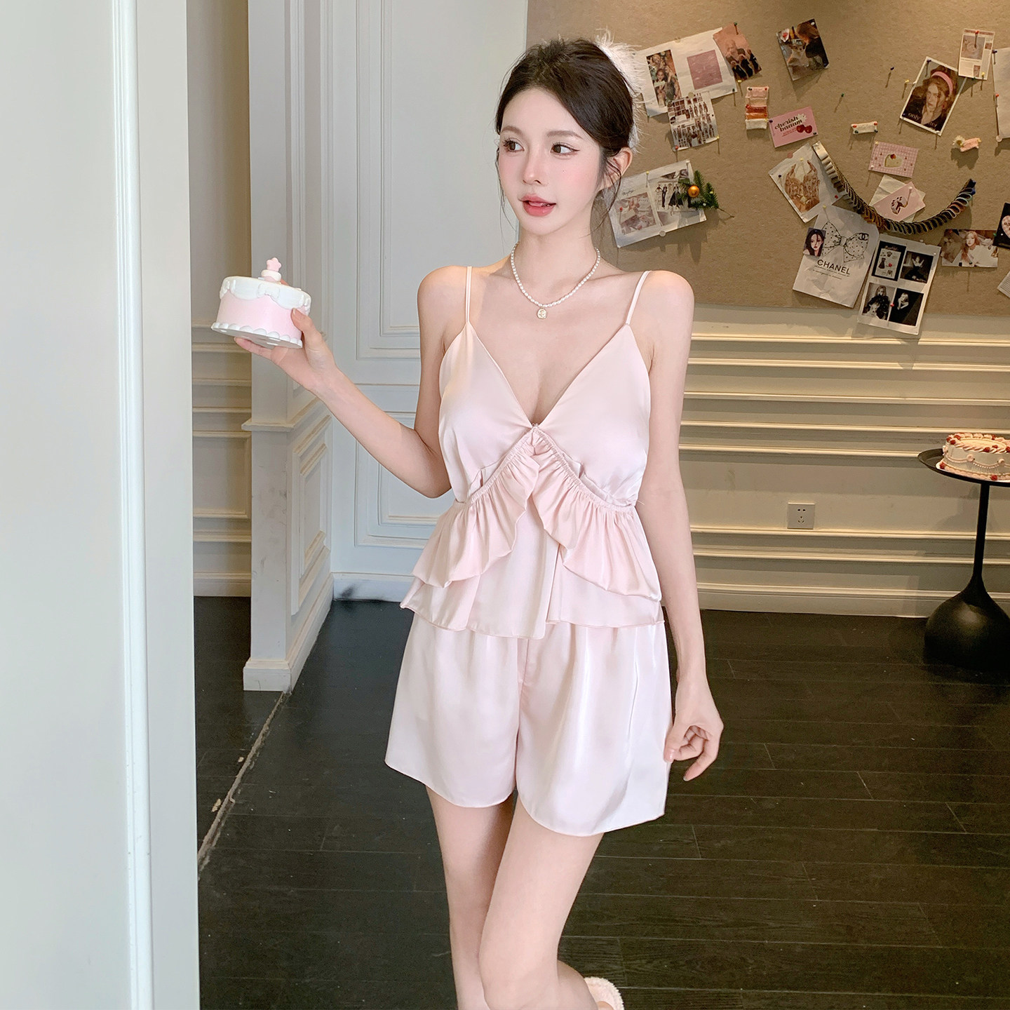 法式纯欲风冰丝吊带睡衣女款2025新款春秋夏季高级感家居服三件套