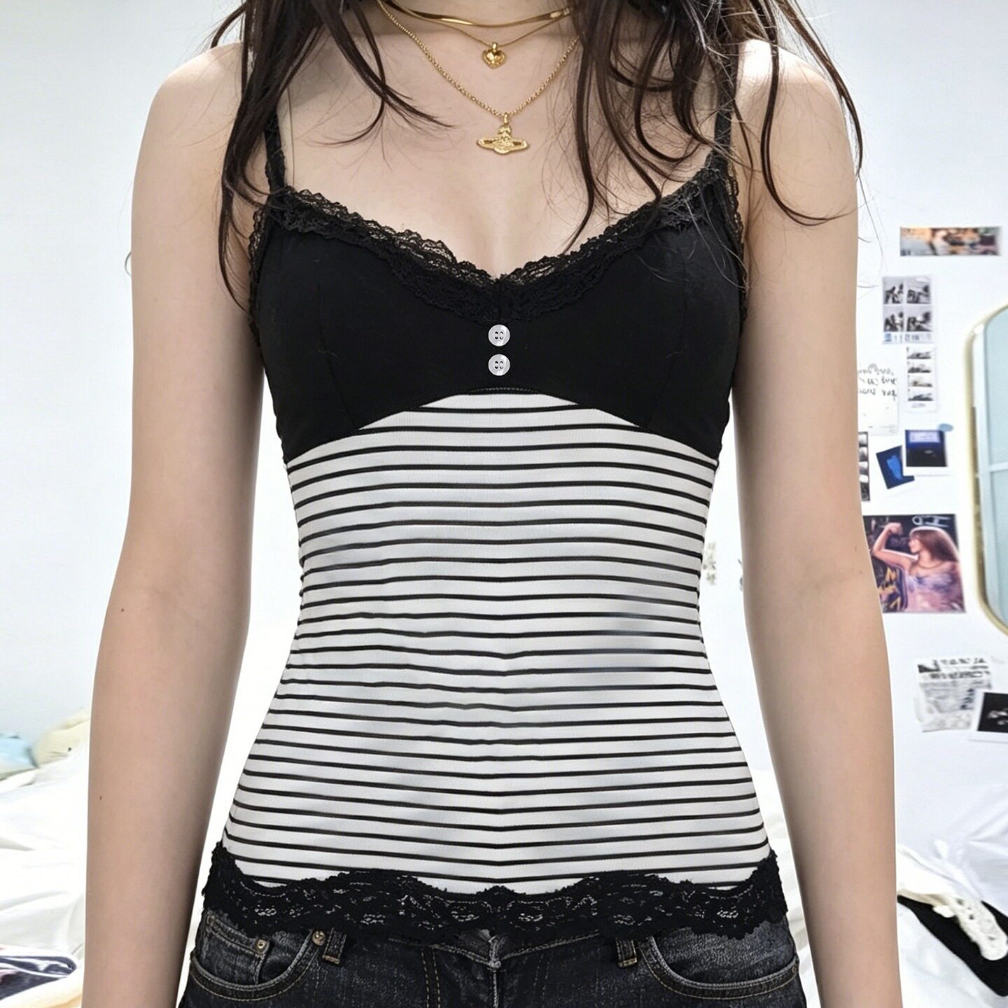 Sexy striped V-neck tank top辣妹性感条纹拼接蕾丝胸型吊带背心