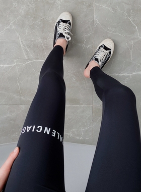 巴黎字母鲨鱼皮打底裤女秋冬外穿2022新款加绒加厚黑色魔术瑜伽裤