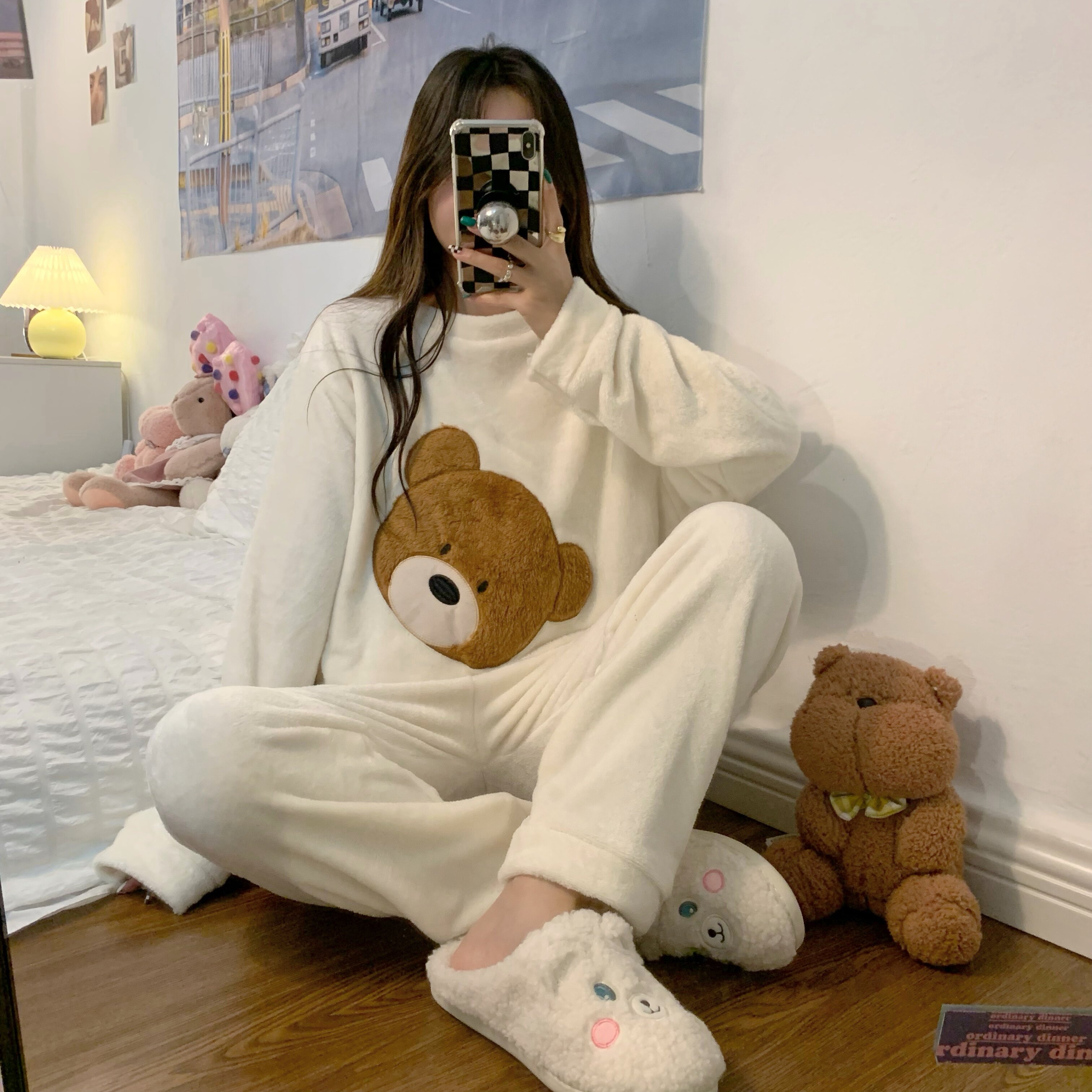 冬季新款女生可爱小熊刺绣珊瑚绒家居服加厚加绒保暖睡衣套装女孩