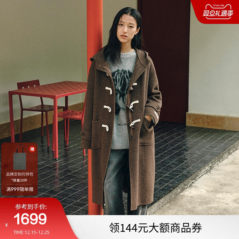 MOUSSY 2025冬季新品通勤复古风牛角扣长款毛呢大衣028