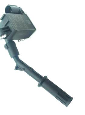 2769060260 适用于奔驰C级四门轿车(W204) 点火线圈