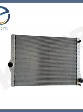 适用宝马F18冷却系统水箱 OE17117612954 汽配