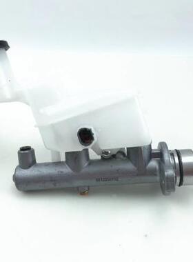 47201-42260适用丰田RAV4刹车总泵配件