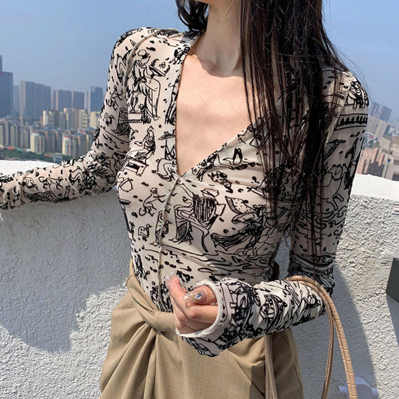 网纱V领长袖t恤女潮ins春秋港风性感内搭打底衫短款修身显瘦上衣