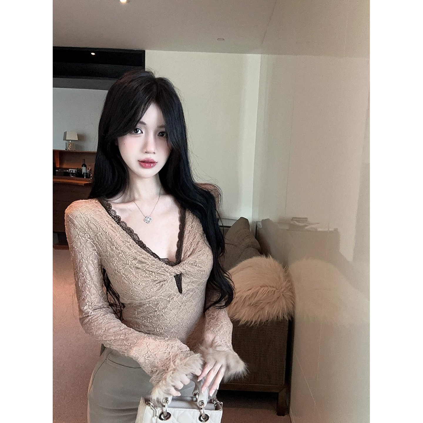 蕾丝拼接性感纯欲上衣打底针织衫