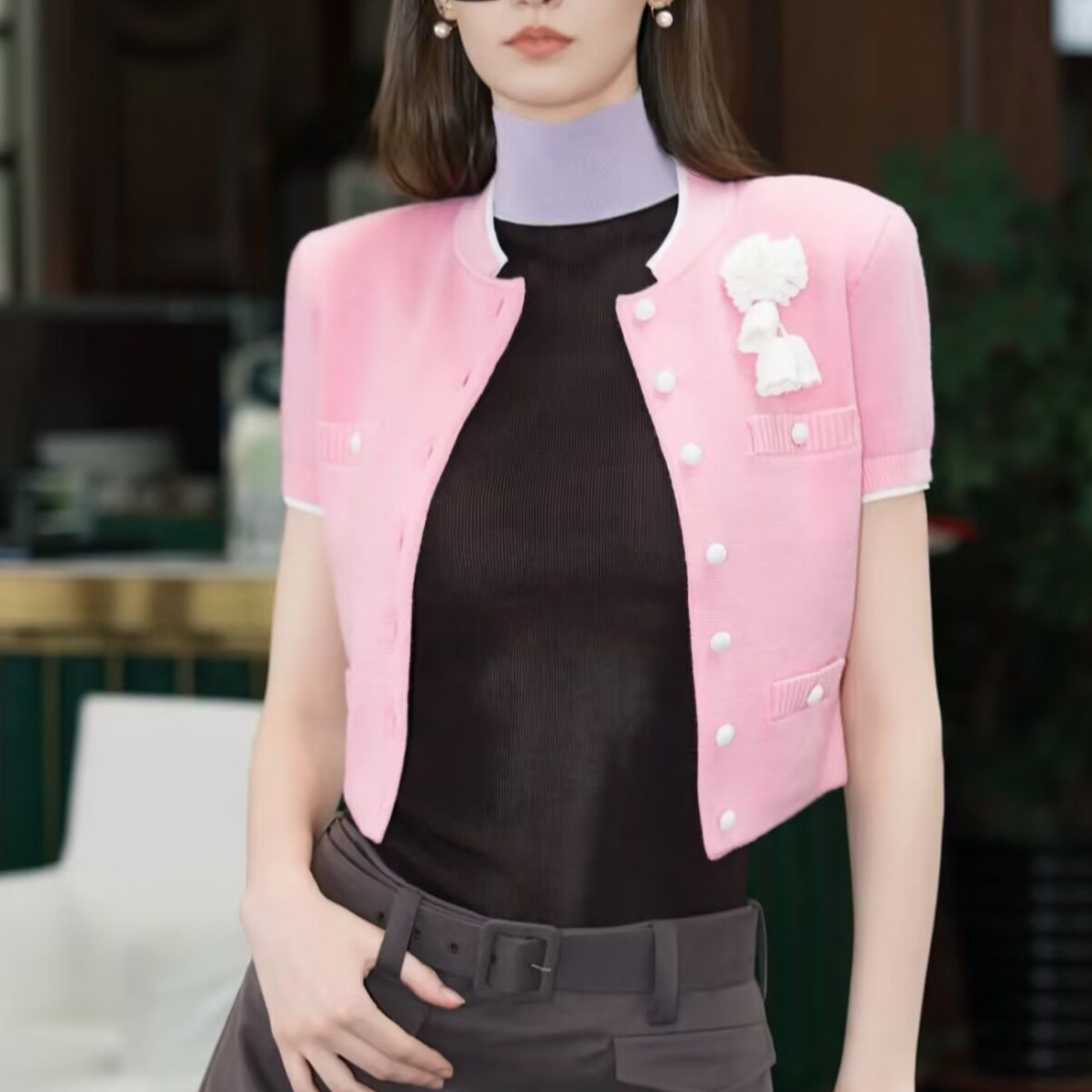 2025秋季新款小香风胸前花朵装饰粉色开衫+高领针织打底上衣