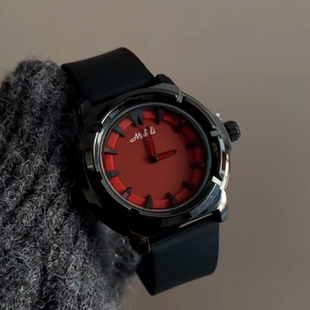 英红黑武士手表女气质女生女表2025新款品牌女士女款小众艺术腕表