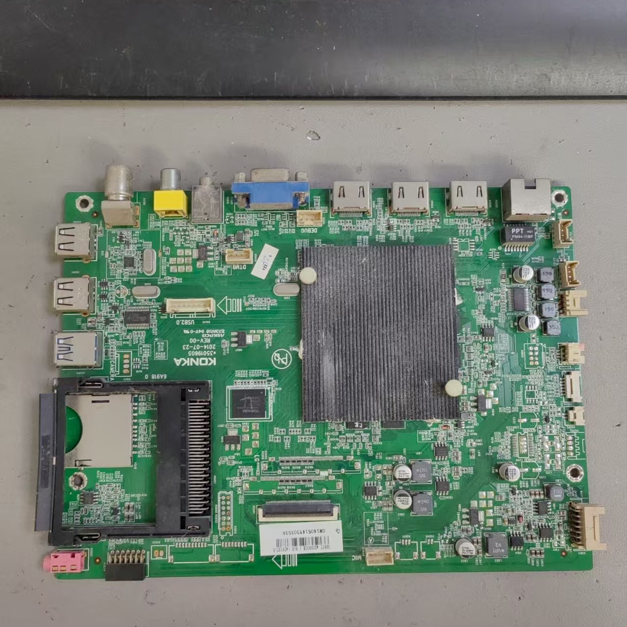 康佳LED43X8800B主板35019605屏586YT 72000586YT