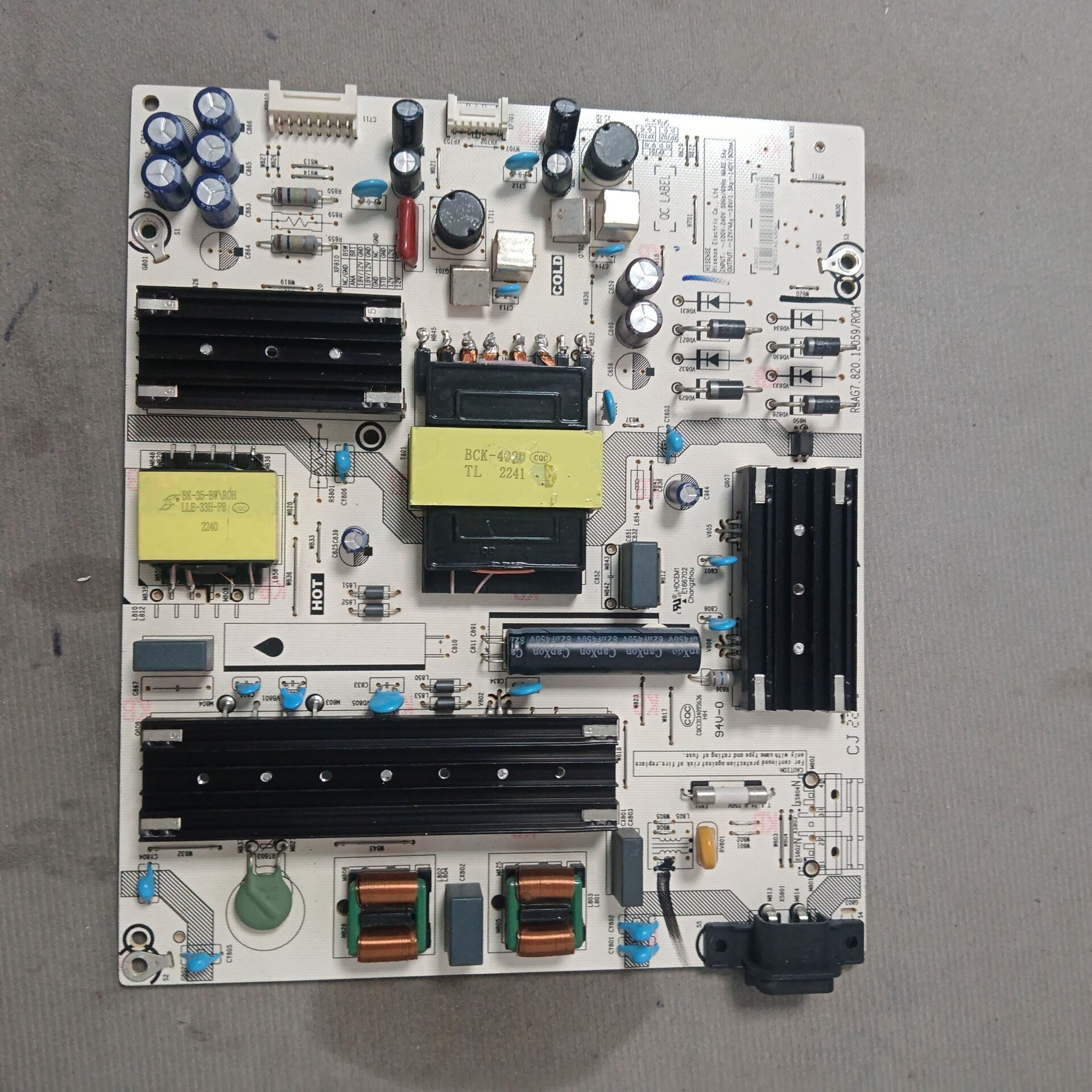 海信75A55A 75E3F电源板RSAG7.820.12059