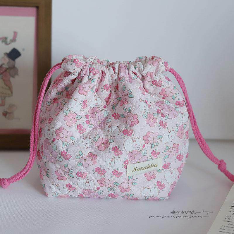 绗缝夹棉碎花束口抽绳包女小包拍立得收纳包零钱袋夹棉加厚相机包