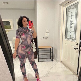 High waisted and hip hugging sexy jumpsuit高腰包臀性感连体衣