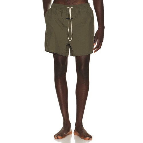 Fear of God ESSENTIALS军绿色裤装休闲短裤秋季新品REVOLVE