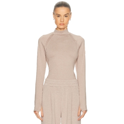 Varley ALWAYS WARM 上装 灰褐色 y2k辣妹风REVOLVE小众新款