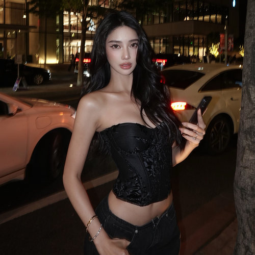 孟子义同款REVOLVE黑色抹胸上衣重工刺绣修身鱼骨背心雾白巴黎