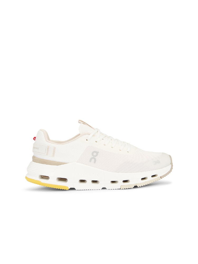 On CLOUDNOVA FORM 2 运动鞋 revolve小众新款 白色
