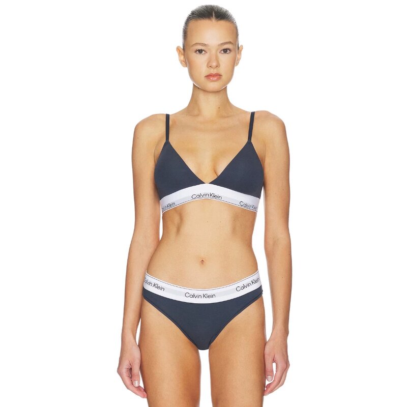 Calvin Klein Underwear比基尼泳衣上装REVOLVE图片