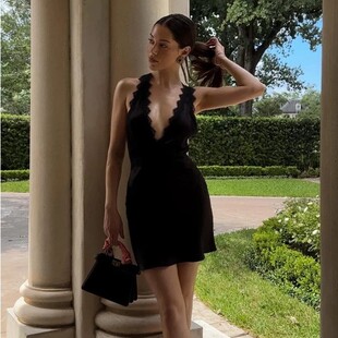 LIONESS度假连衣裙蕾丝ins博主同款挂脖缎面修身夏季REVOLVE