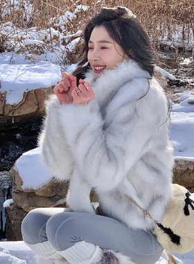 [爆款补货]Unreal Fur 易梦玲同款白色环保皮草外套保暖REVOLVE
