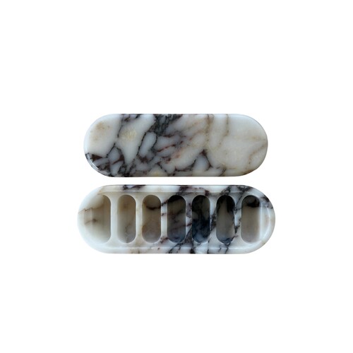Lauren Elizabeth Marble Pill Box  黑色，白色 秋冬新品REVOLV
