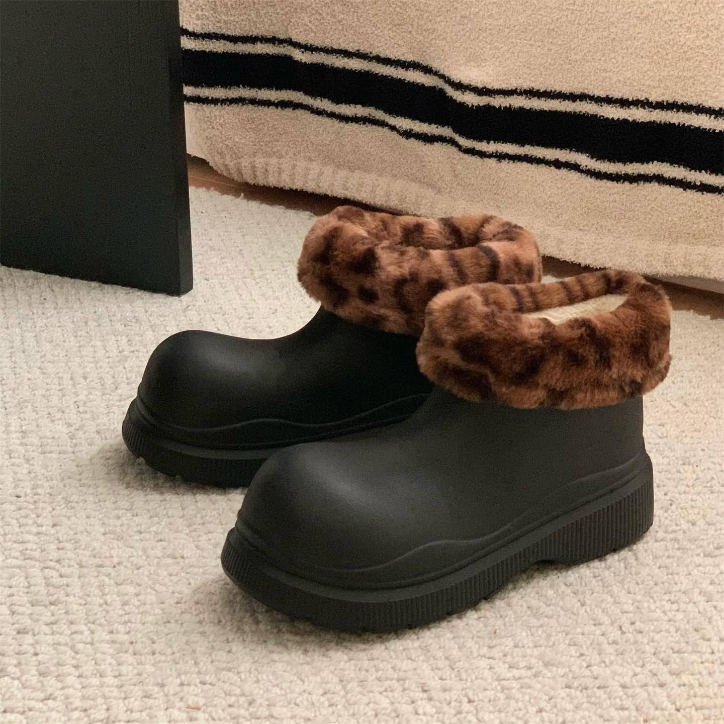 保暖户外穿防水雪地靴女