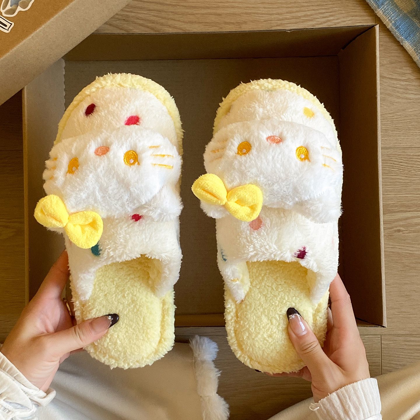 可爱KT猫毛绒棉拖鞋女包