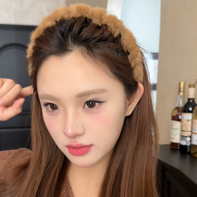 毛绒齿梳发箍女款高级感洋气时尚发捆日常外戴防滑头箍高颅顶发卡