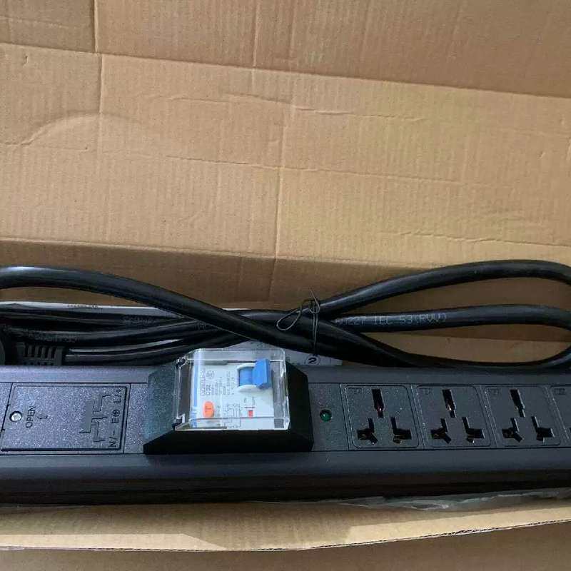 议价PDU电源分配器 8000w 额定250V 32A 4口