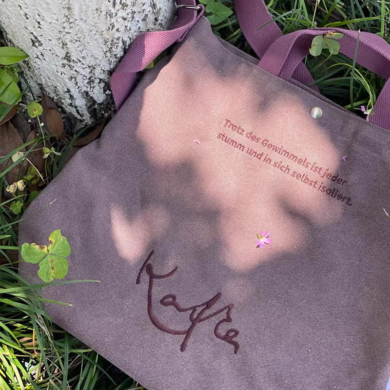 周边：卡夫卡签名刺绣帆布包（大号暗扣款，小号拉链款，各五色可选