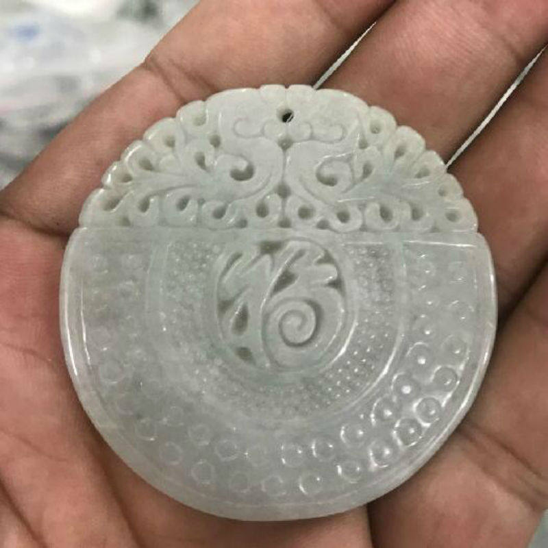 天然翡翠瑞兽麒麟貔貅玉牌子玉佩吊坠玉福寿如意仿古平安扣吊坠