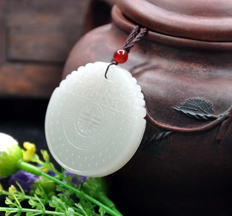 天然新疆和田玉白玉招财貔貅吊坠 藏品菠菜绿猴年物男女挂件吊坠