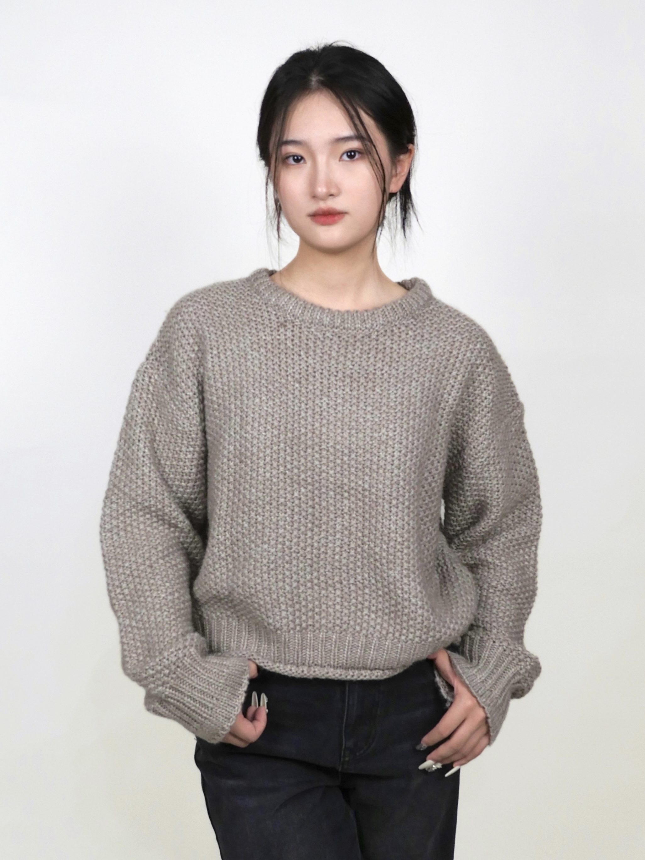 圆领宽松羊毛菠萝纹毛衣