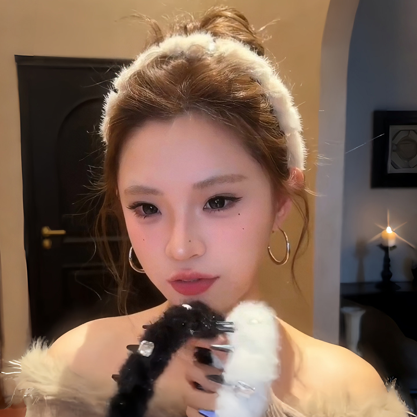 秋冬毛绒发箍女2025新款高端高级感高颅顶头箍齿梳防滑发卡发饰,饰品/流行首饰/时尚饰品新,发饰,淘宝优惠券,粉丝福利购,淘宝优惠卷