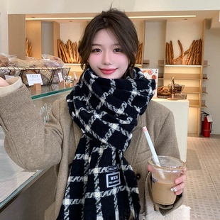 围巾女冬季2025新款百搭披肩仿羊绒高级感加厚黑白千鸟格保暖围脖