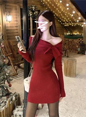 红色露肩一字肩针织连衣裙子女秋冬2025新款过年新年战袍包臀短裙