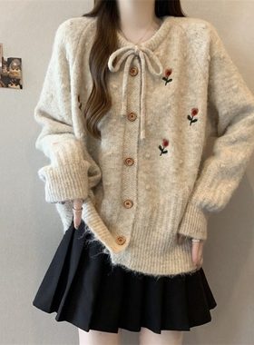 独特漂亮刺绣花朵毛衣外套女冬大码胖mm显瘦正肩加厚针织开衫上衣