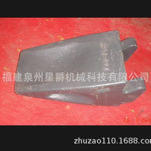 泉州 挖掘机 四轮一带 支重轮 斗齿 推土机 支重轮 托链轮 PC1250