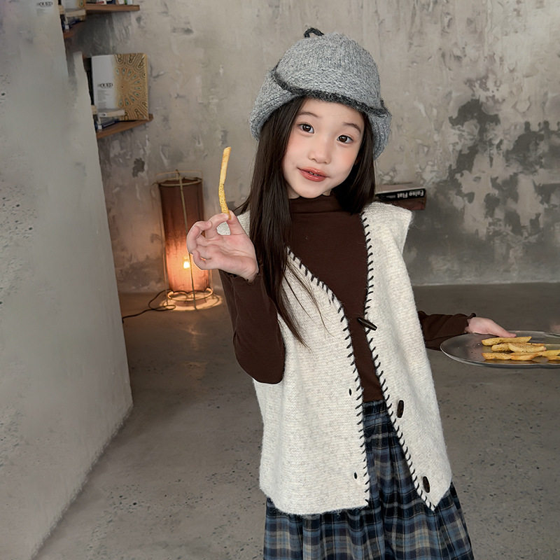 女童V领针织马甲外套秋装明线勾边牛角扣毛衣背心儿童叠穿坎肩