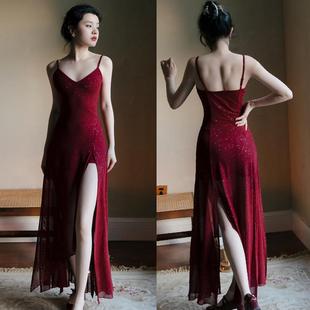 百老汇网纱现代拉丁爵士舞蹈服酒红色性感吊带V领修身性感连衣裙