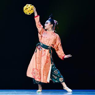 蹴鞠儿童演出服少儿独舞《春鞠》剧目中国舞民族舞蹈表演服套装女