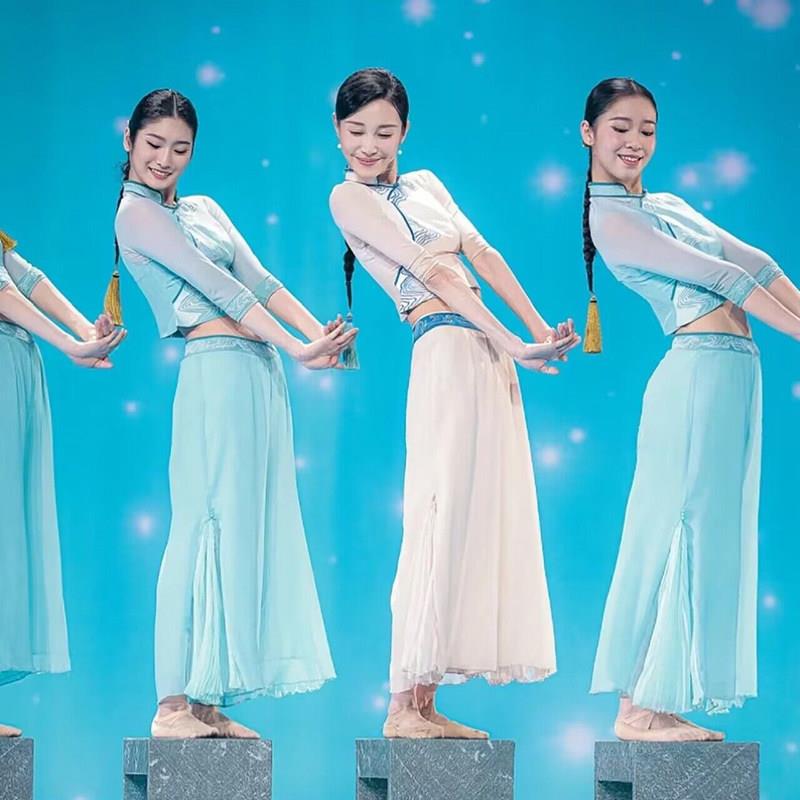 22春晚朱洁静碇碇步桥步桥板舞蹈0服凳子碇步桥水清悠悠演出服道3