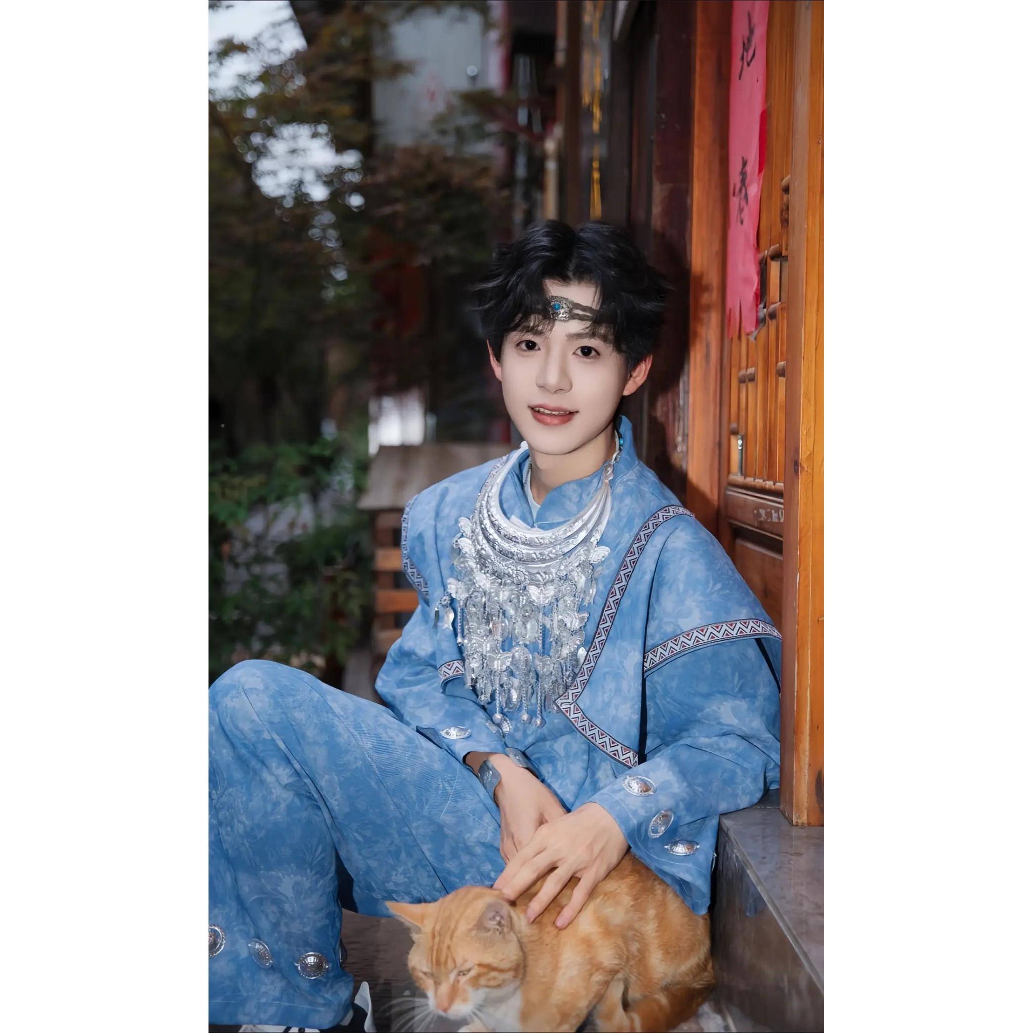 云贵州土家少数民族男台演出服苗族族壮族特色FEL蜡染舞旅拍摄影