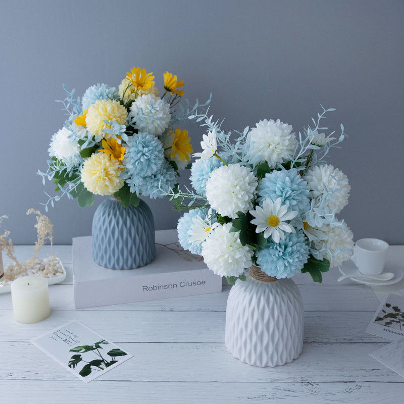 北欧ins小清新干净活泼仿真雏菊亮色餐桌摆放花卉艺双子套装摆件
