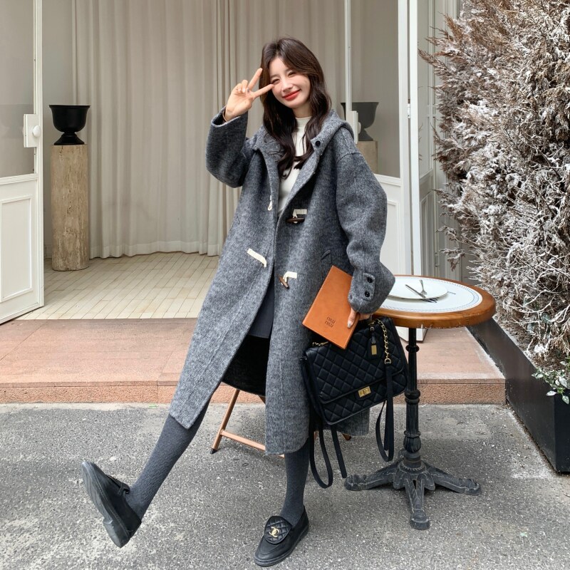 灰色牛角扣双面羊毛连帽大衣