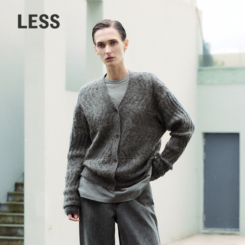 【精工系列】LESS秋休闲简约针织衫通勤风V领长款毛衫女2O83